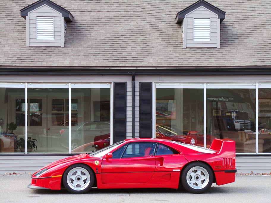 Ferrari F40: in vendita un esemplare Rosso Corsa del 1989