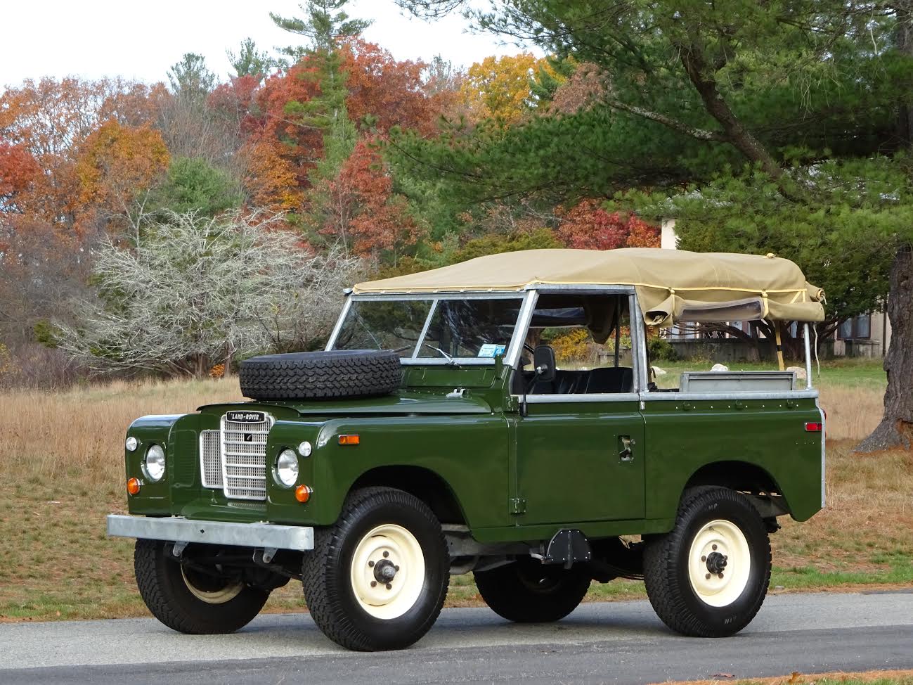 Land rover series 3. Ленд Ровер Сериес. Ленд Ровер 1974. Ленд Ровер Сериес 4.